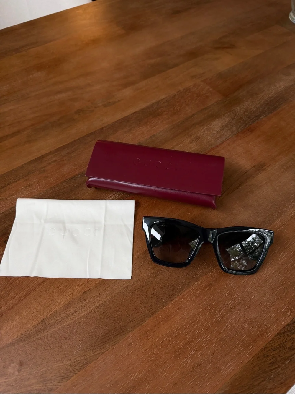 BRAND NEW!! Gucci Black Square Sunglasses with Gold GG Logo